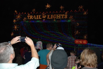 2013-12-20 20-16-26 Trail of Lights.jpg